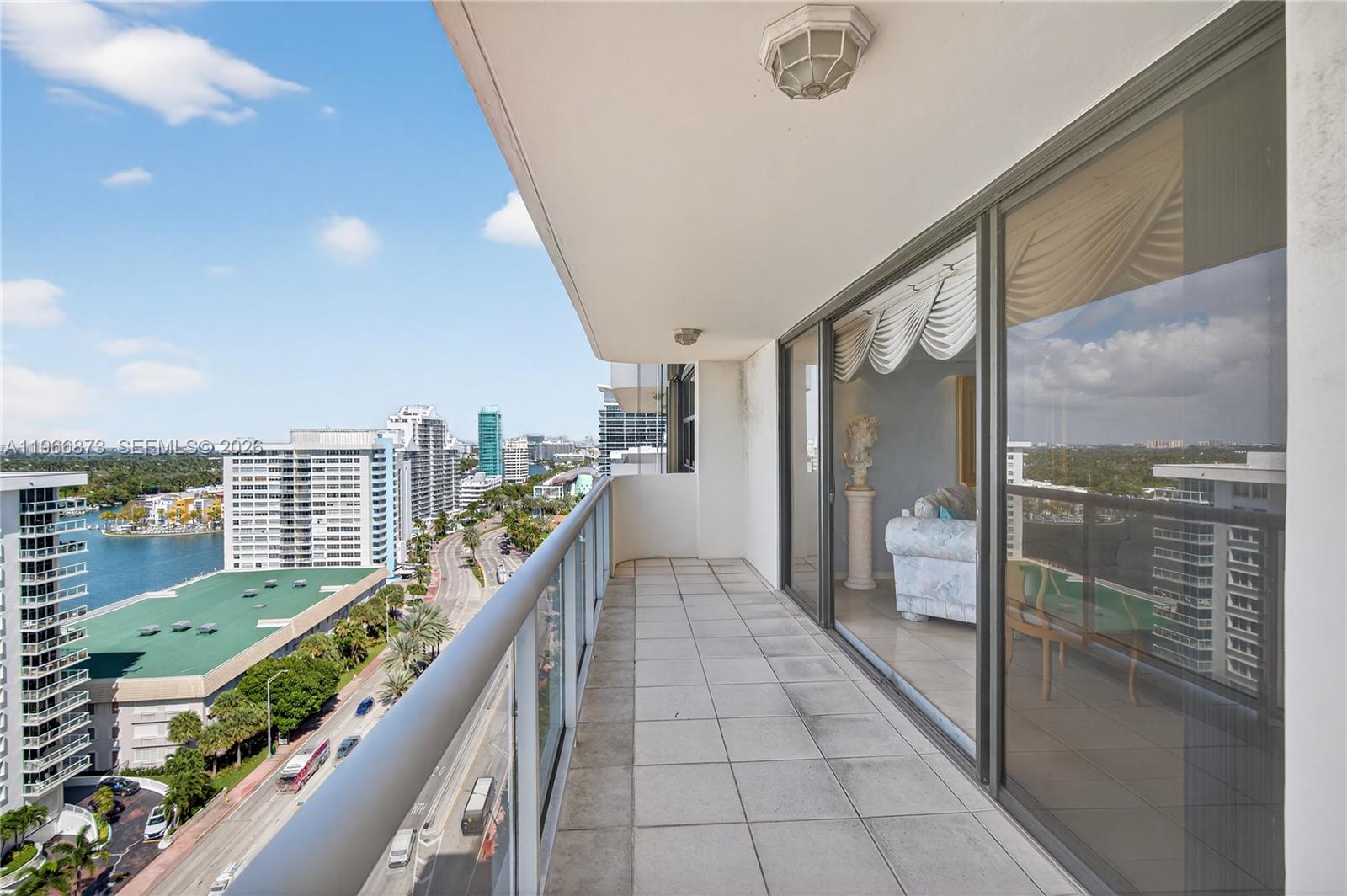 5757 Collins Ave # 1902