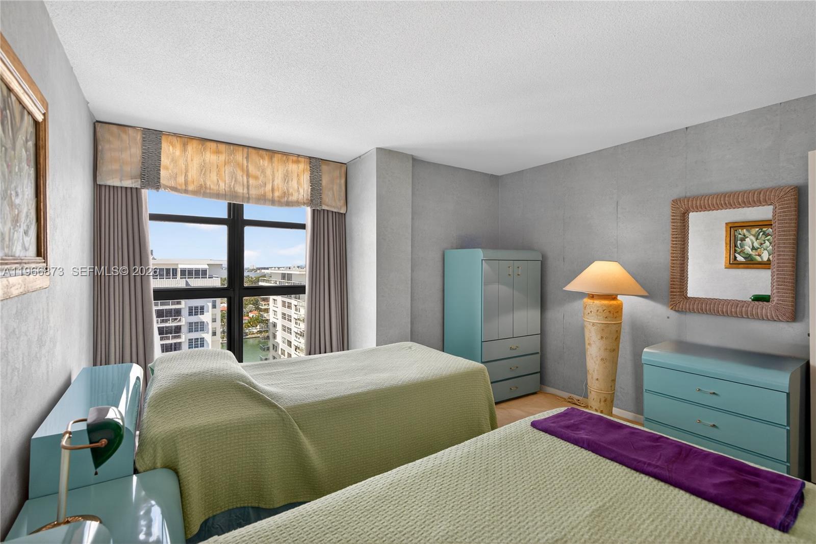 5757 Collins Ave # 1902