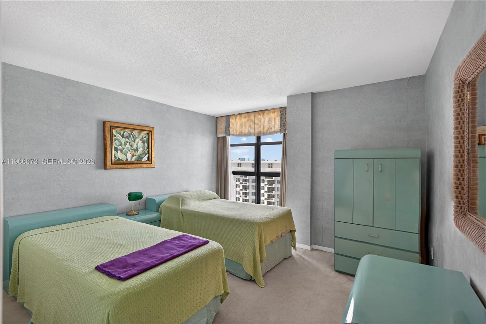 5757 Collins Ave # 1902