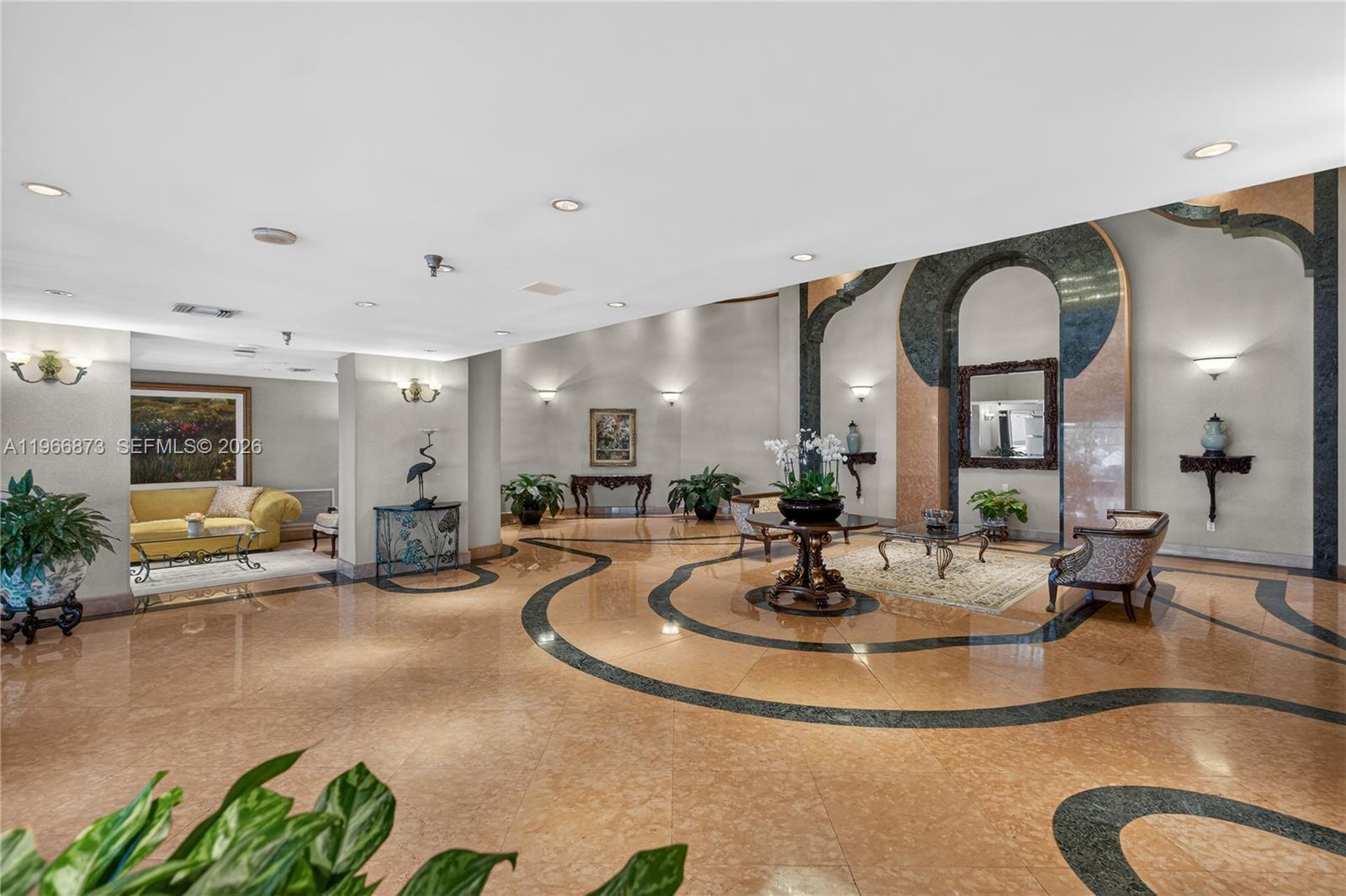 5757 Collins Ave # 1902