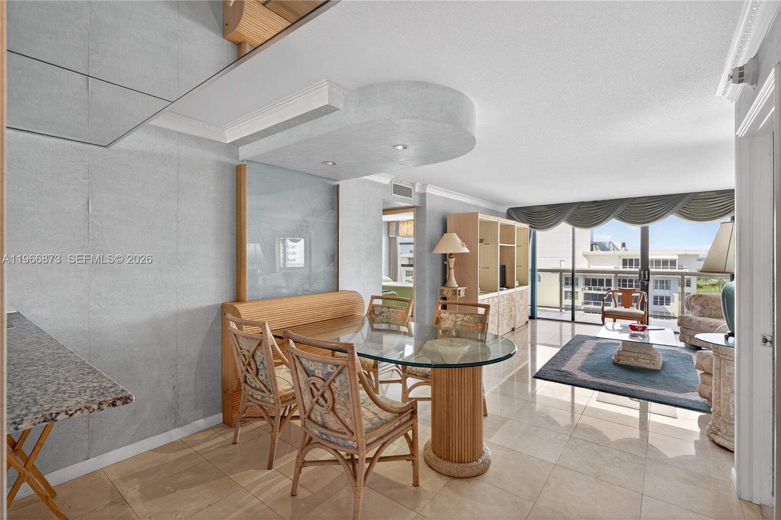 5757 Collins Ave # 1902