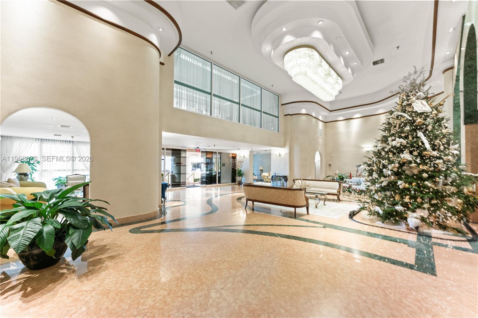 5757 Collins Ave # 1902