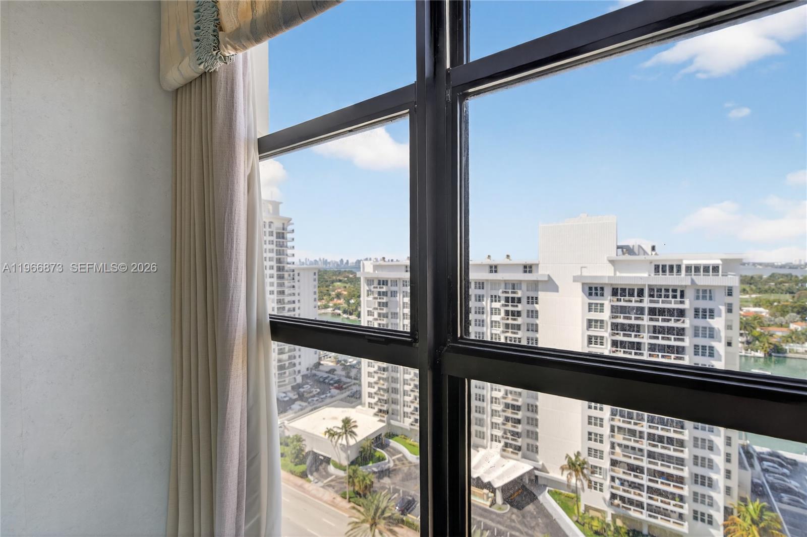 5757 Collins Ave # 1902