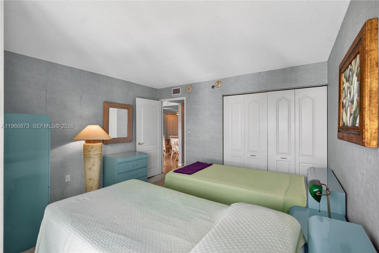 5757 Collins Ave # 1902