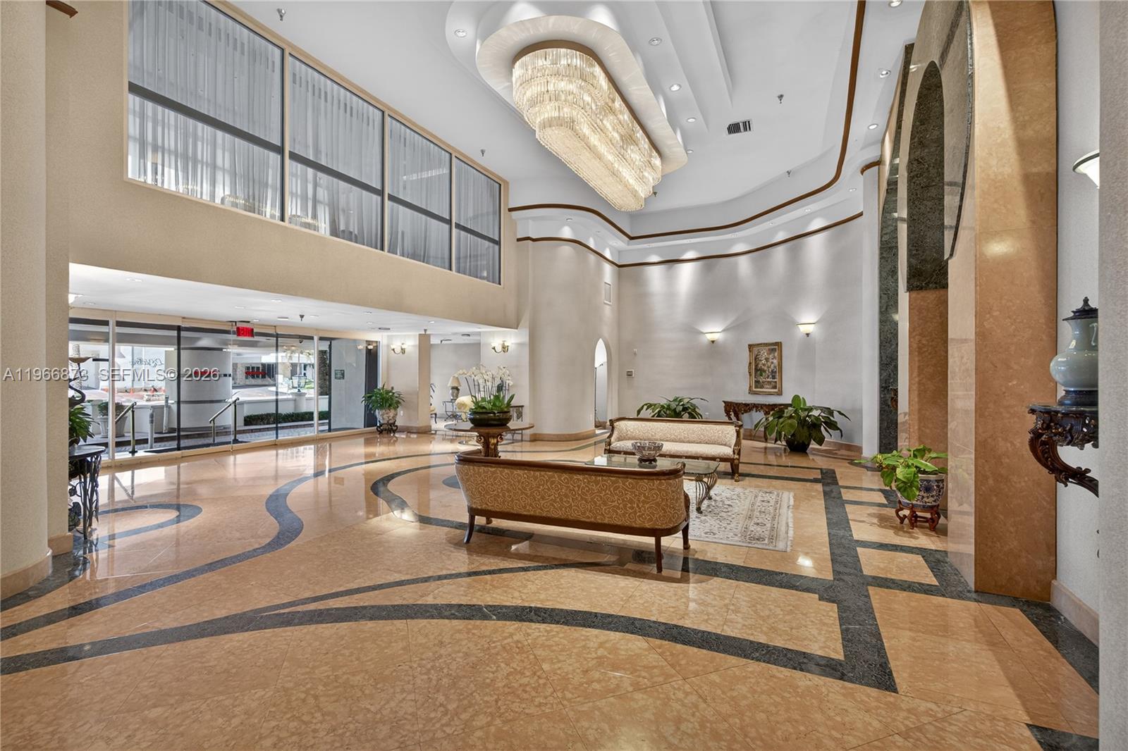 5757 Collins Ave # 1902