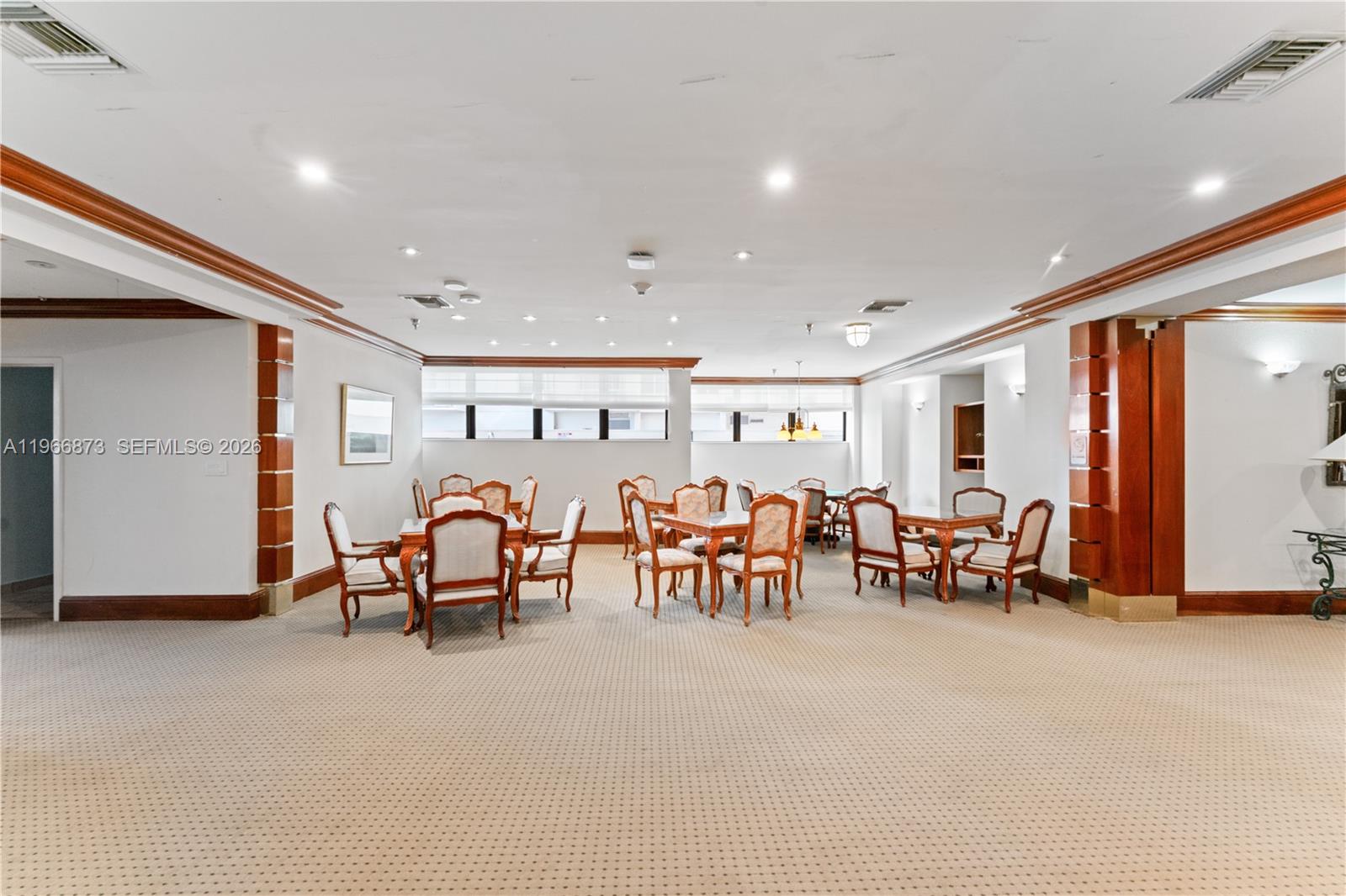 5757 Collins Ave # 1902
