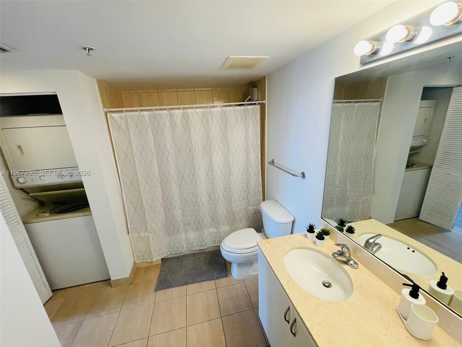 1750 N Bayshore Dr # 2710