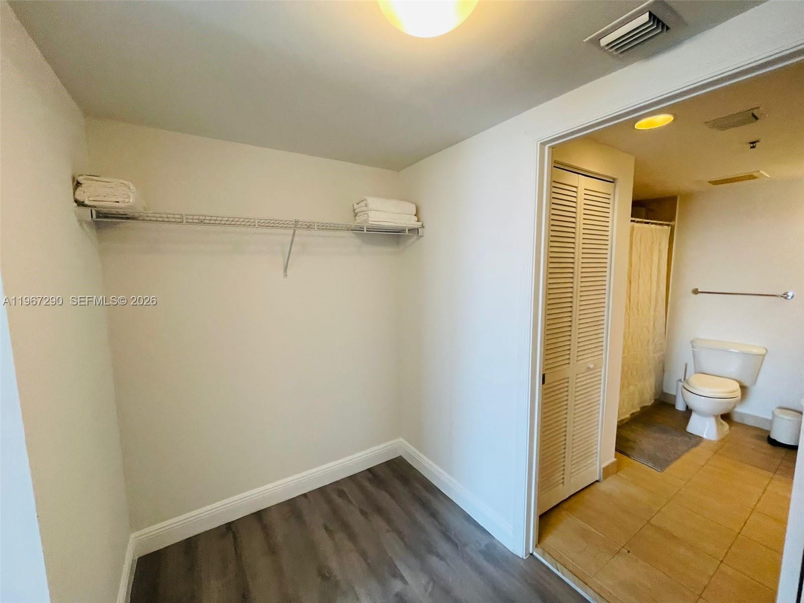 1750 N Bayshore Dr # 2710