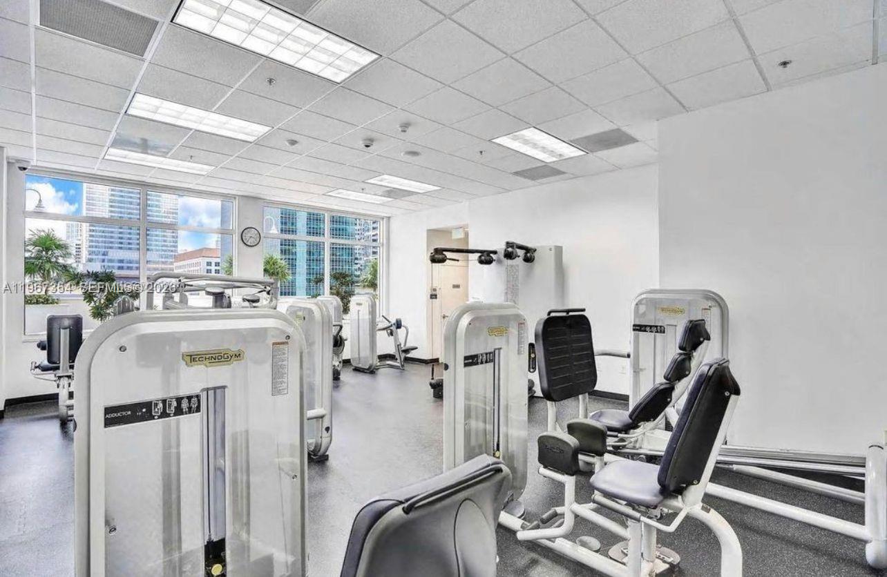 1200 Brickell Bay Dr # 4217