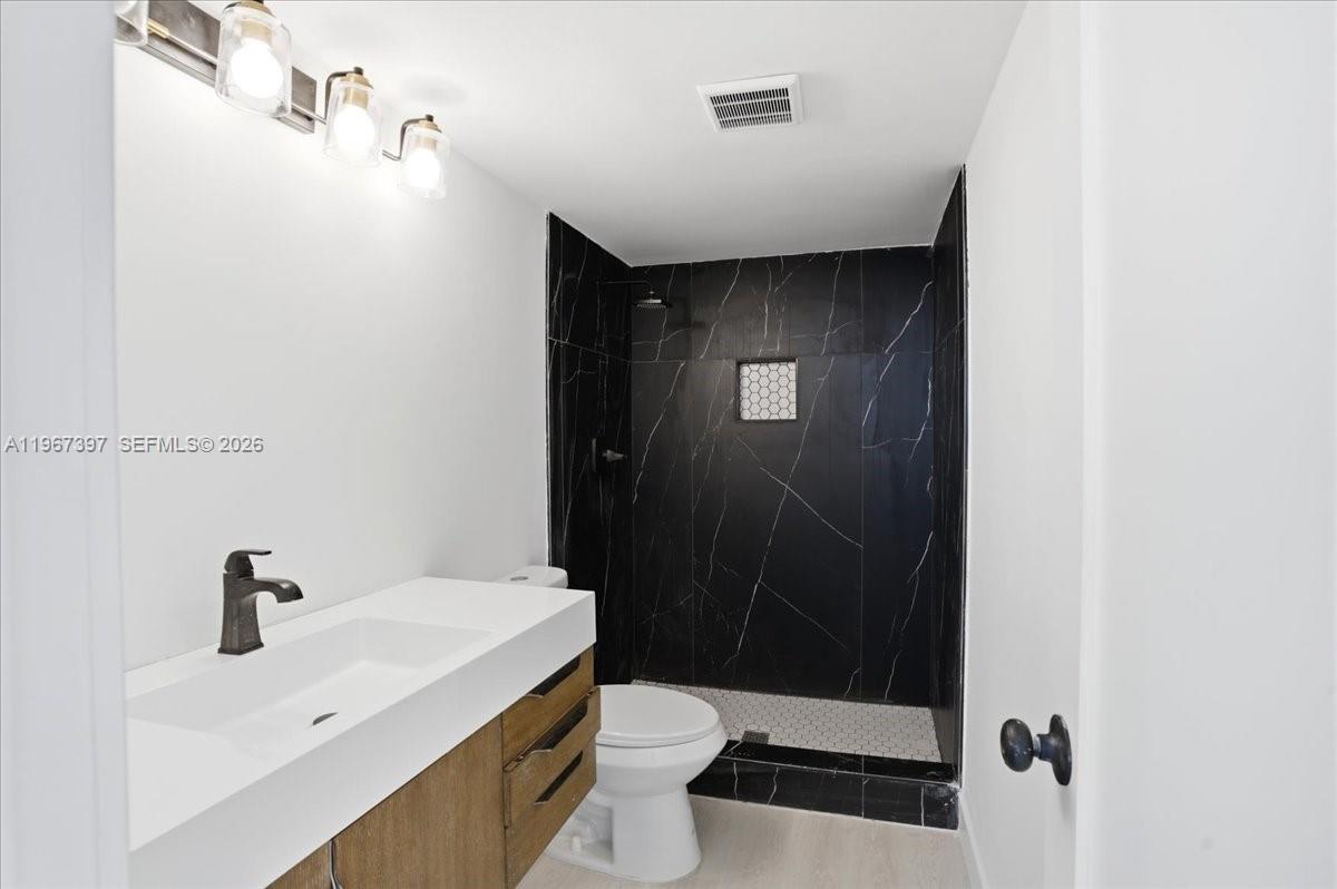 155 Isle Of Venice Dr # 701