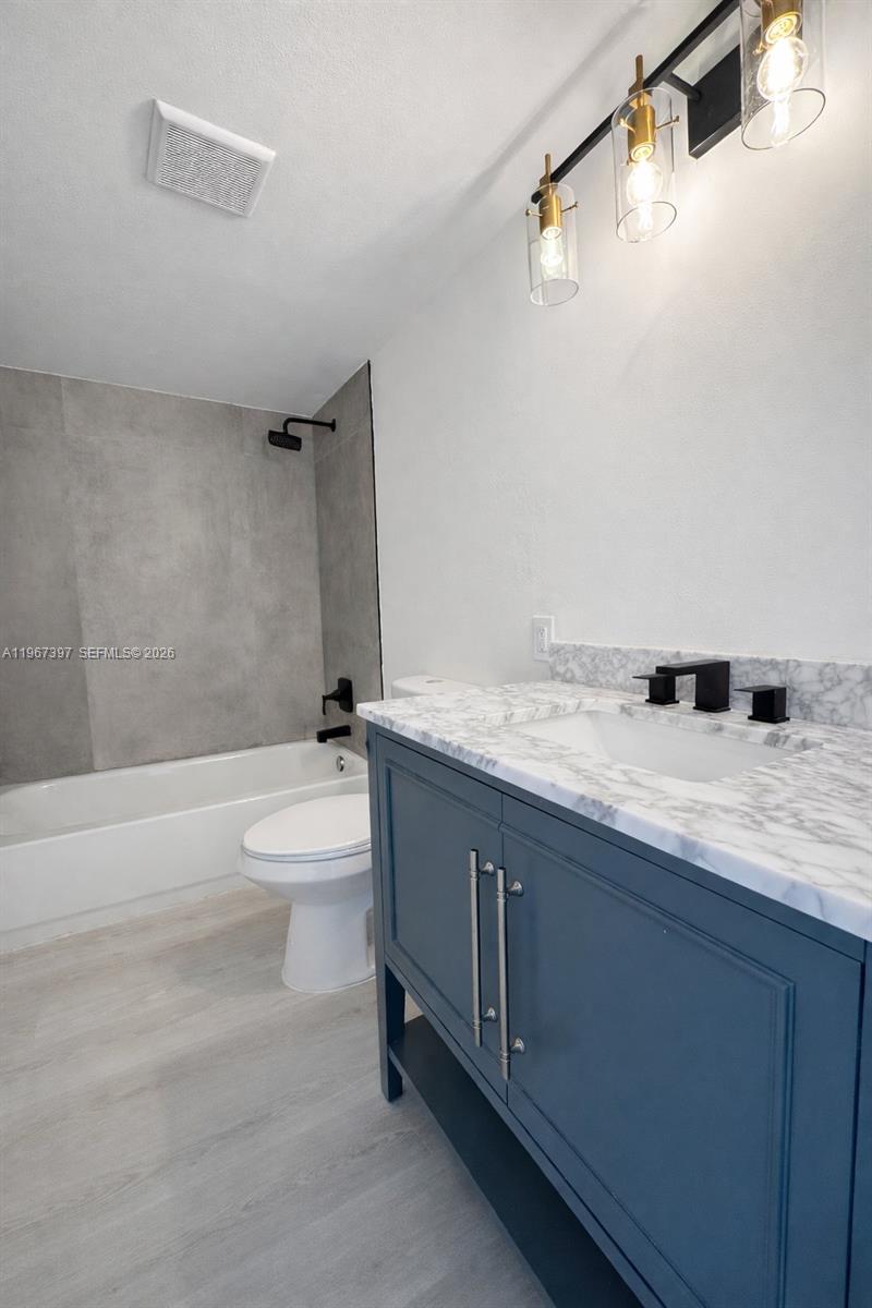 155 Isle Of Venice Dr # 701