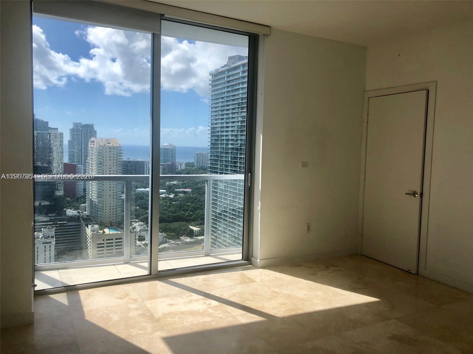 1060 Brickell Ave # 3807