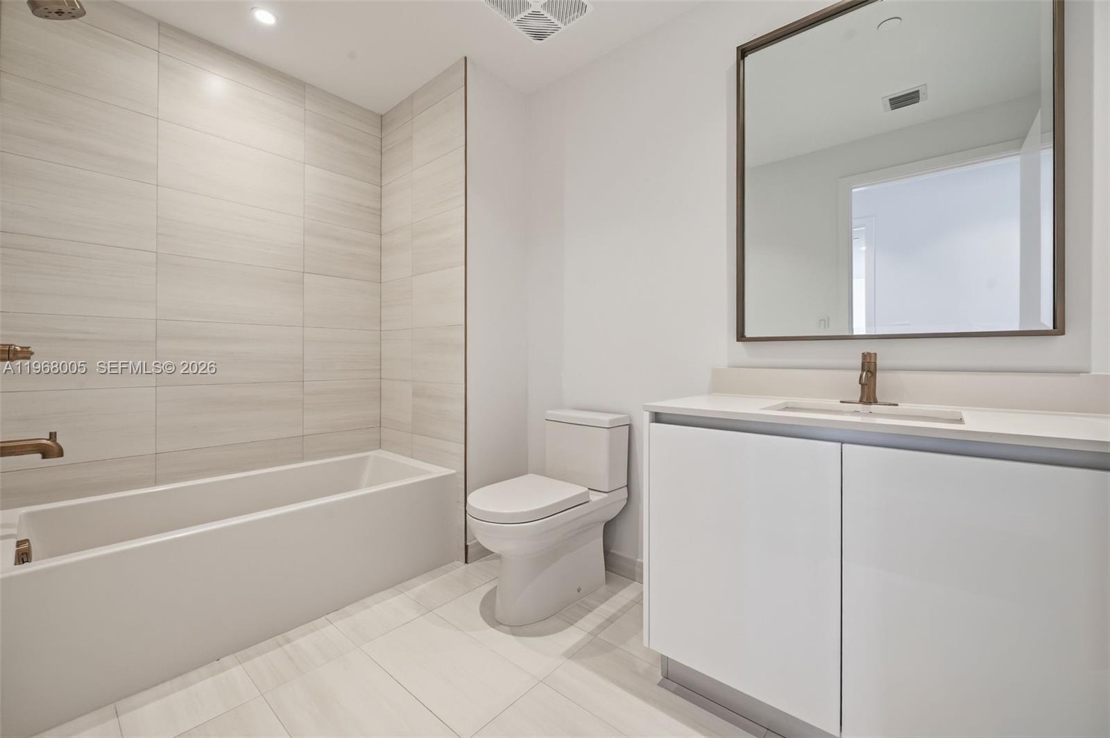 2678 Tigertail Ave # 1501