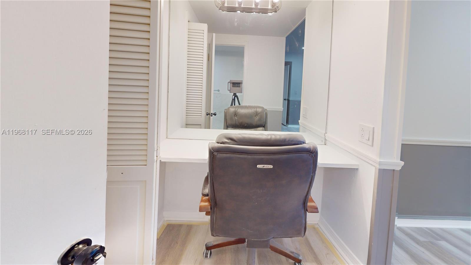 1800 NE 114th St # 1705