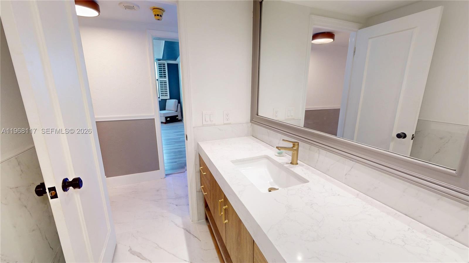 1800 NE 114th St # 1705