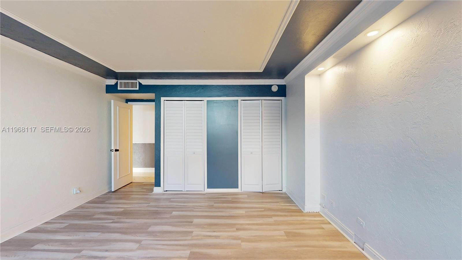 1800 NE 114th St # 1705