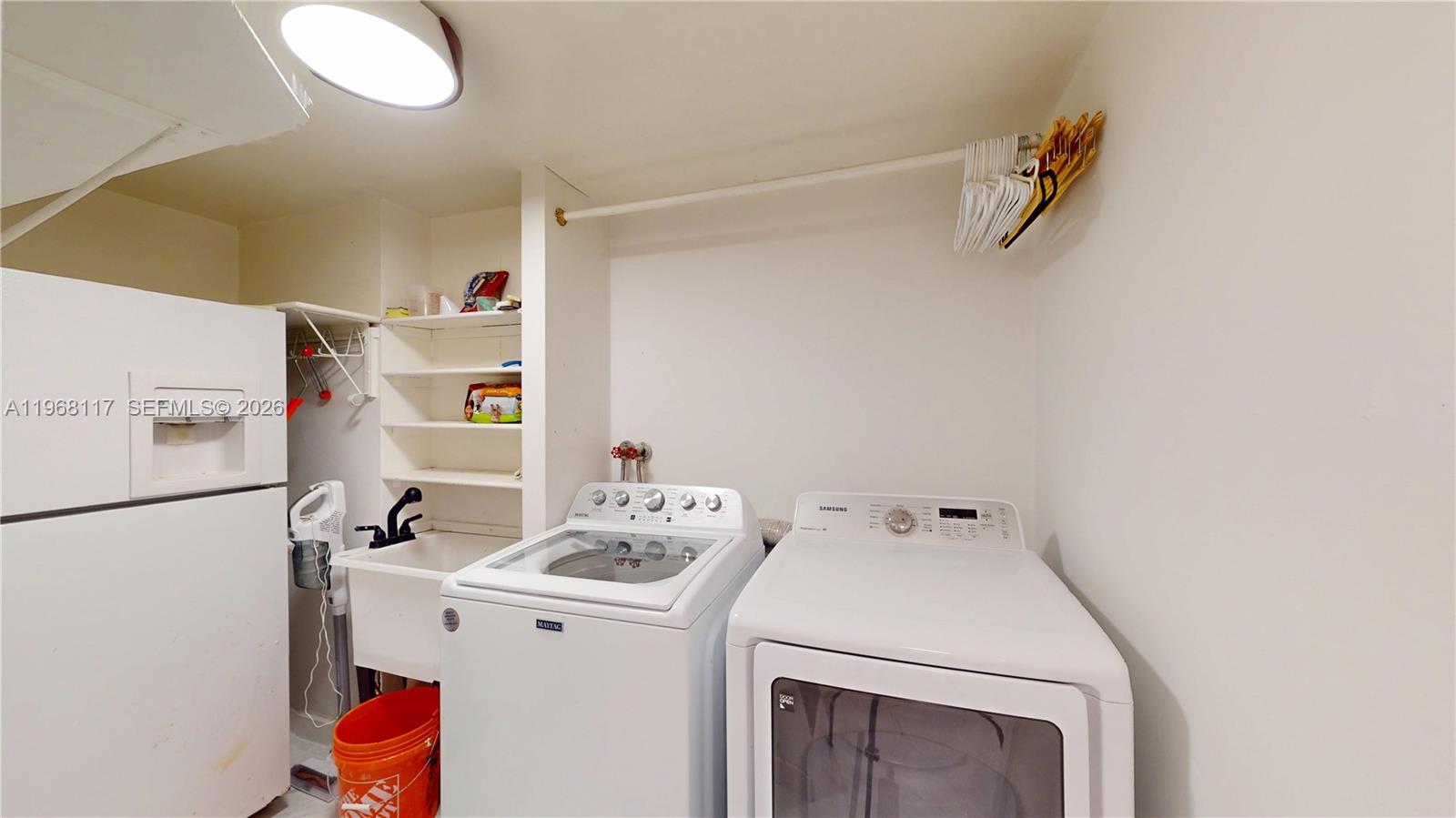 1800 NE 114th St # 1705