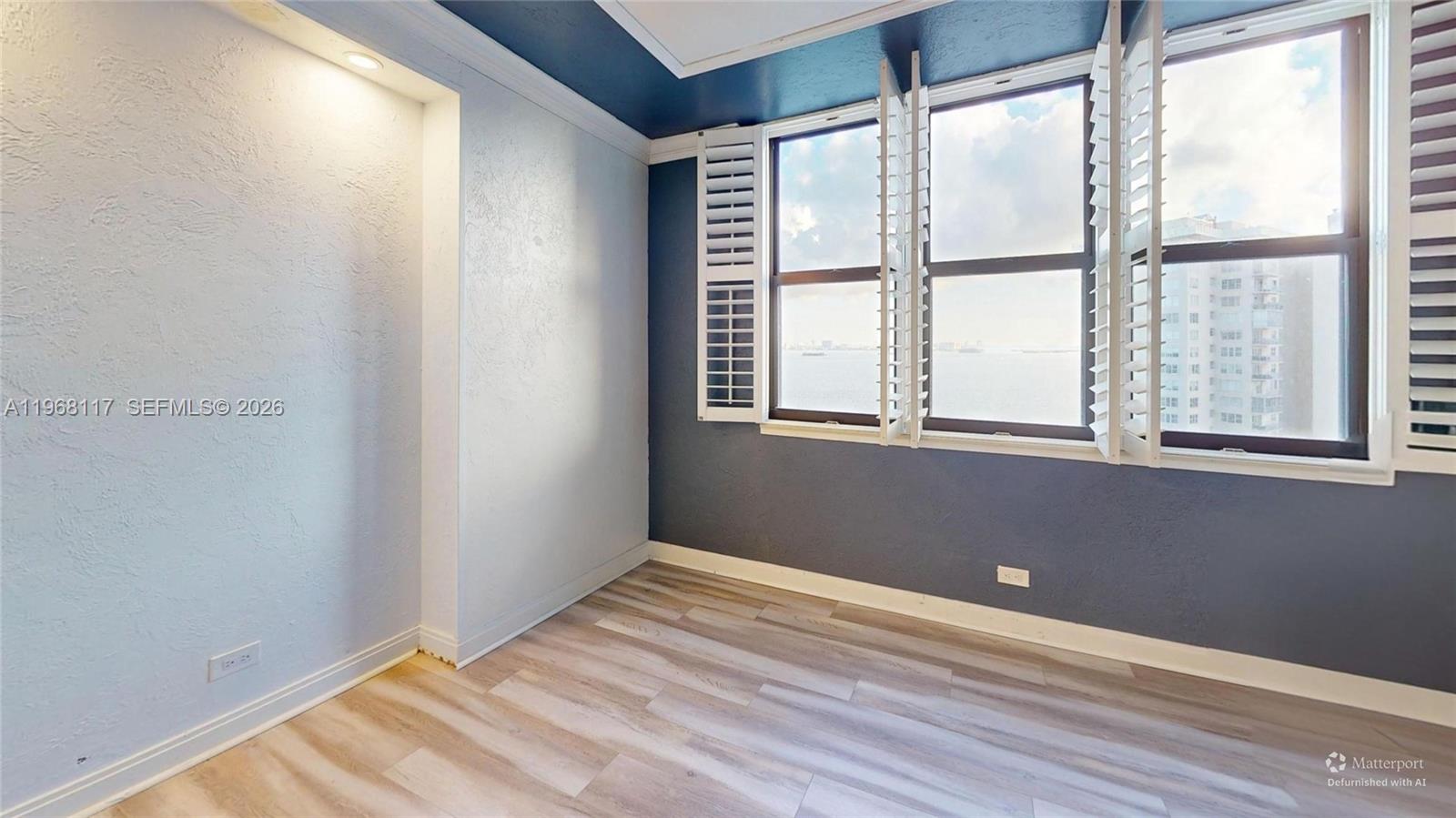 1800 NE 114th St # 1705