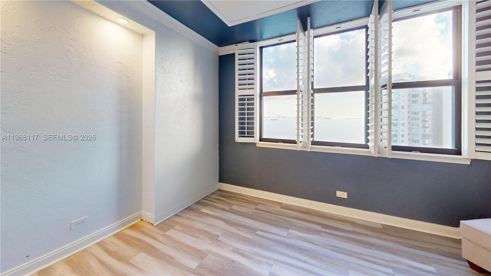 1800 NE 114th St # 1705