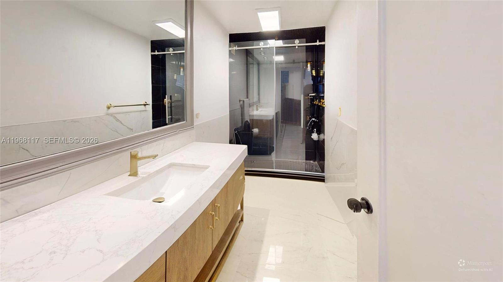 1800 NE 114th St # 1705