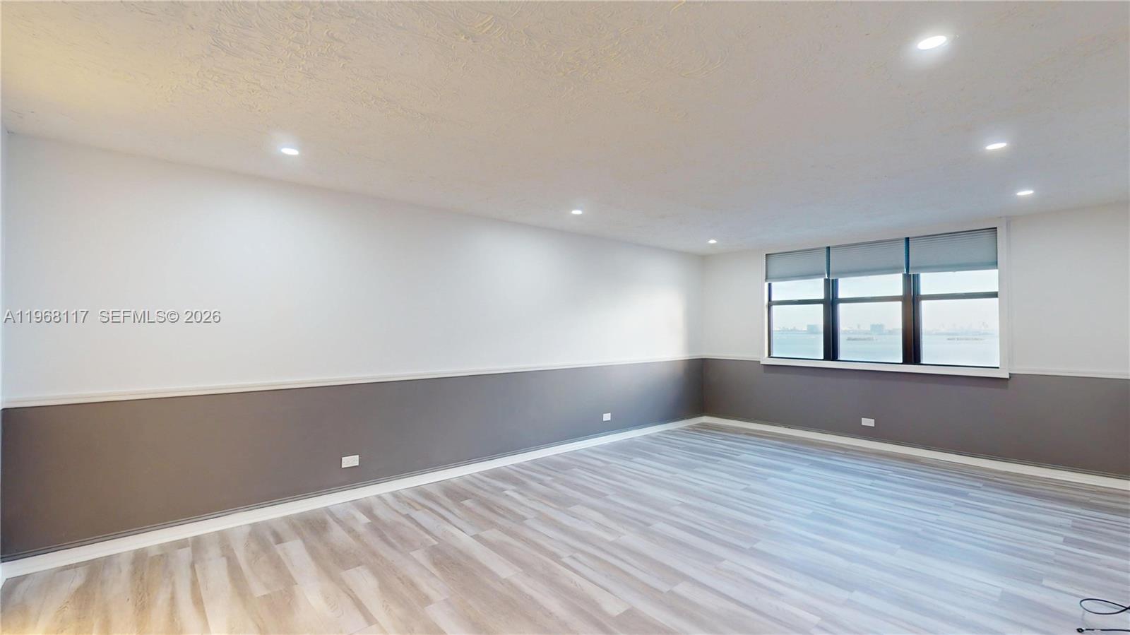 1800 NE 114th St # 1705