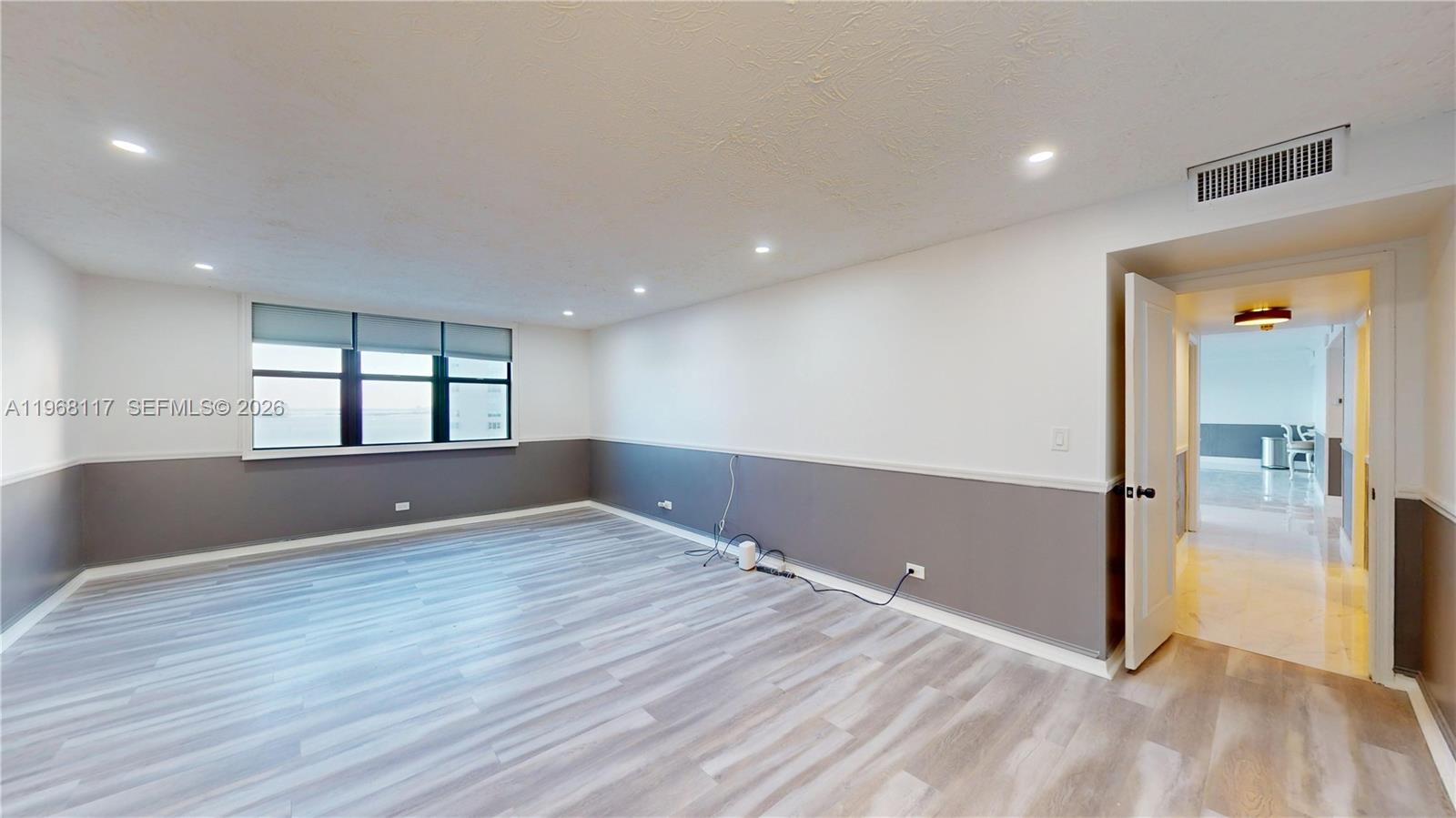 1800 NE 114th St # 1705