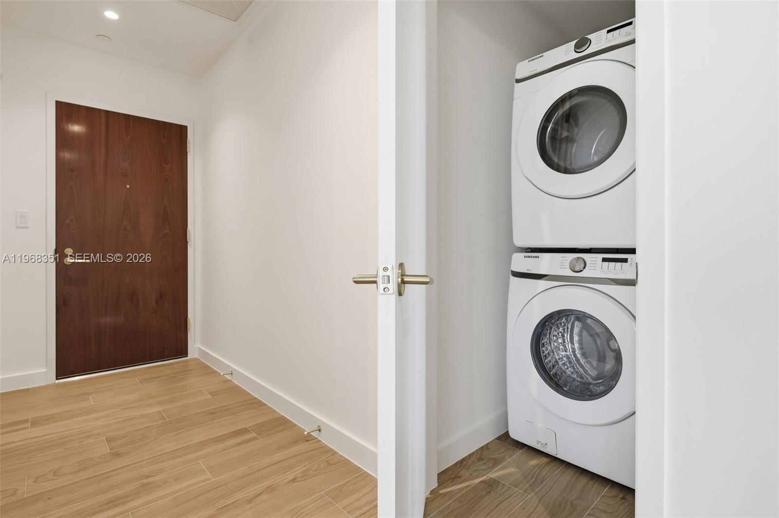 2678 Tigertail Ave # 1501