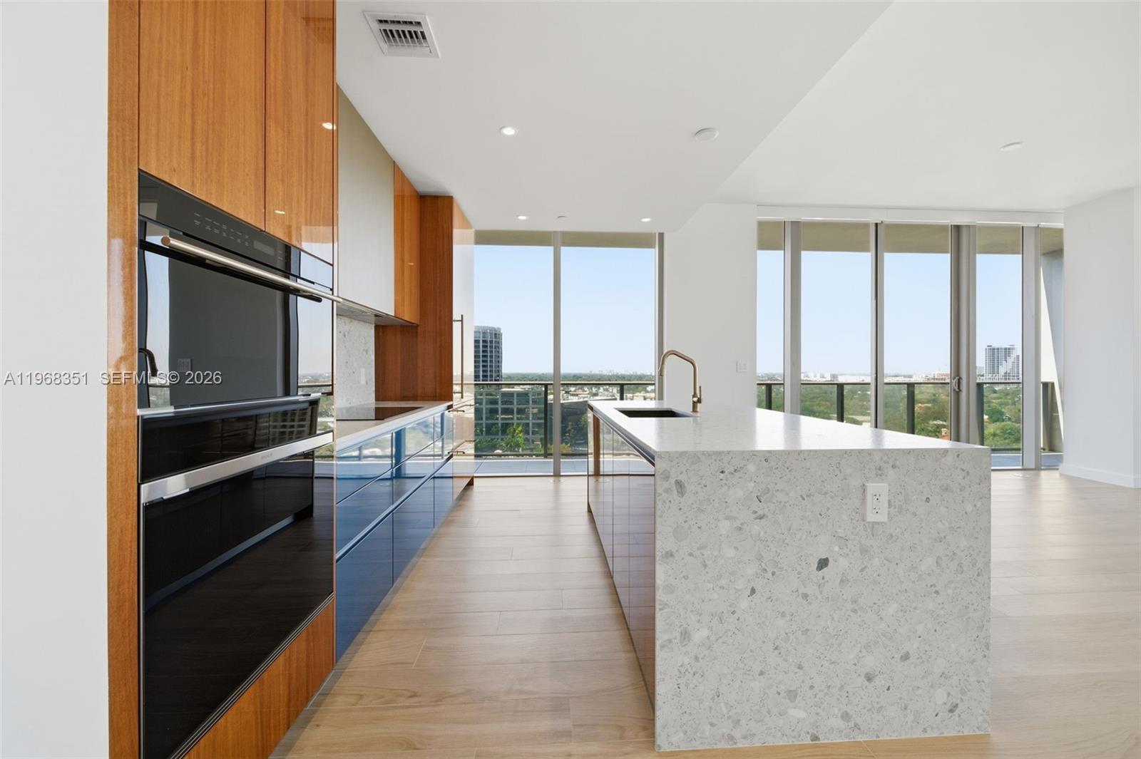 2678 Tigertail Ave # 1501