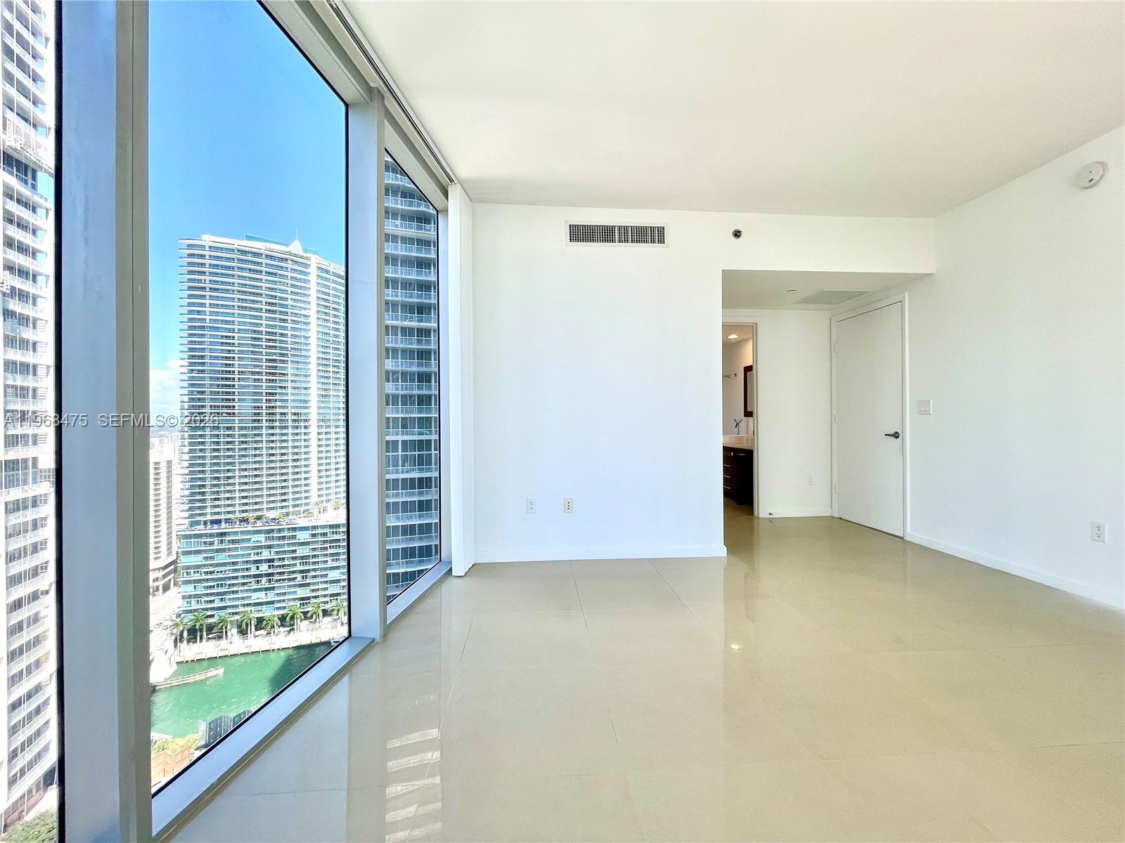 495 BRICKELL AV # 3011