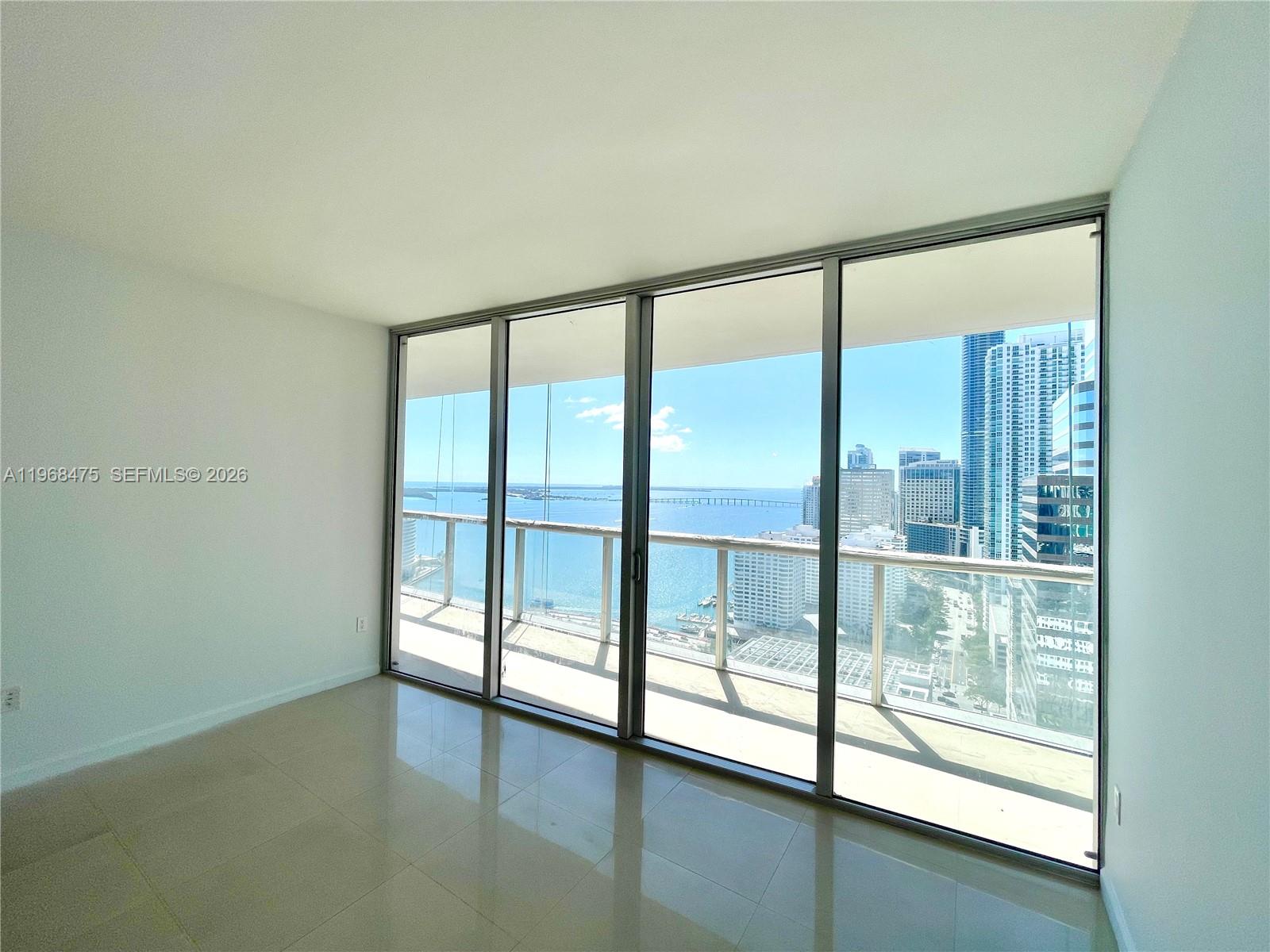 495 BRICKELL AV # 3011