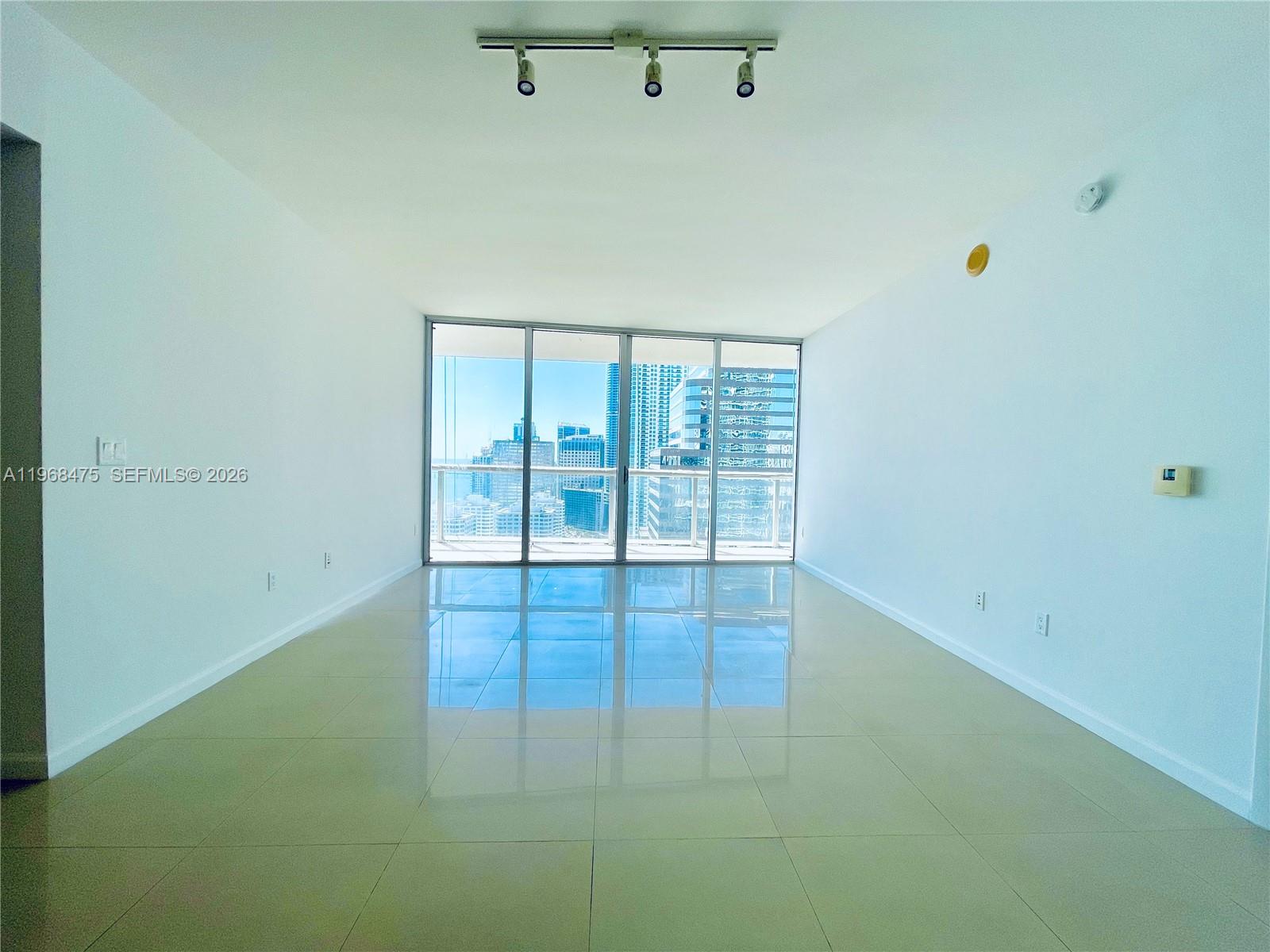 495 BRICKELL AV # 3011