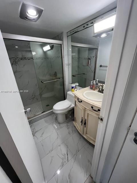 3475 N Country Club Dr # 405