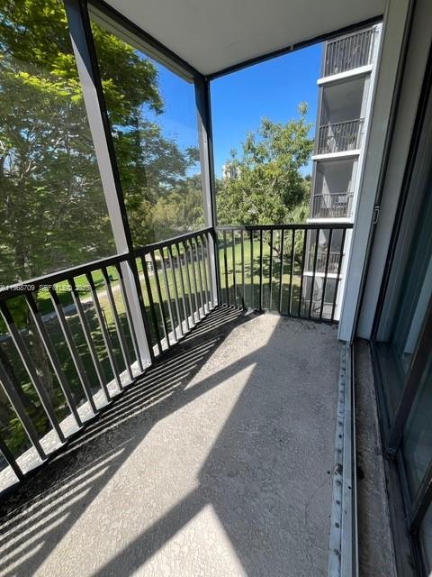 3475 N Country Club Dr # 405