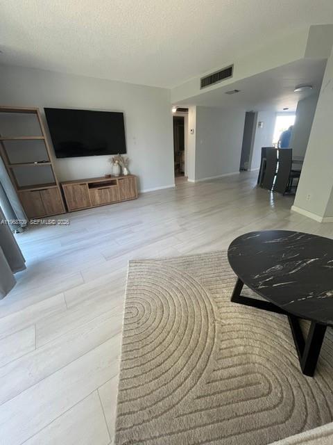 3475 N Country Club Dr # 405