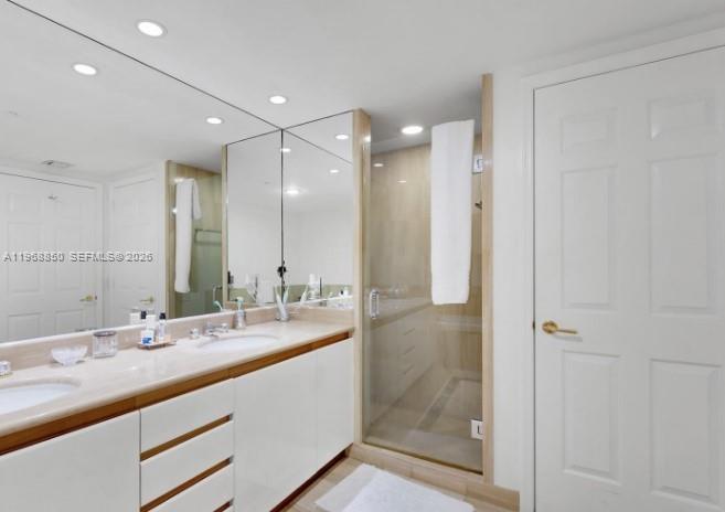 1643 Brickell Ave # 1006