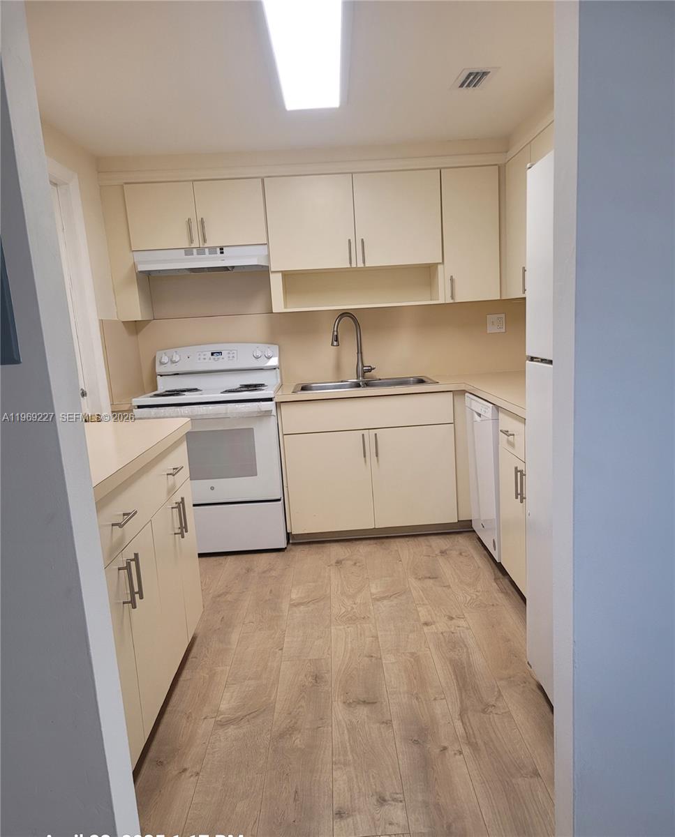14140 SW 84th St # H Unit: 301-H