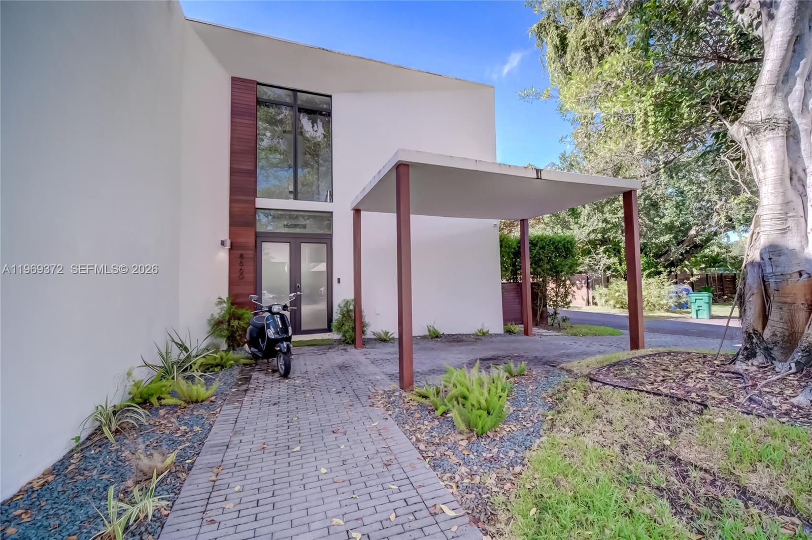 8660 Arboretum Ln