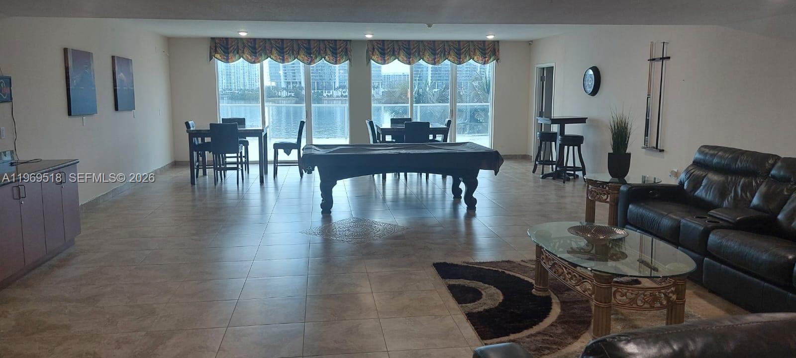 18100 N Bay Rd Unit: PH7