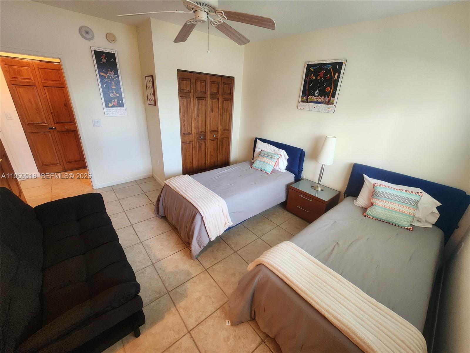 18100 N Bay Rd Unit: PH7