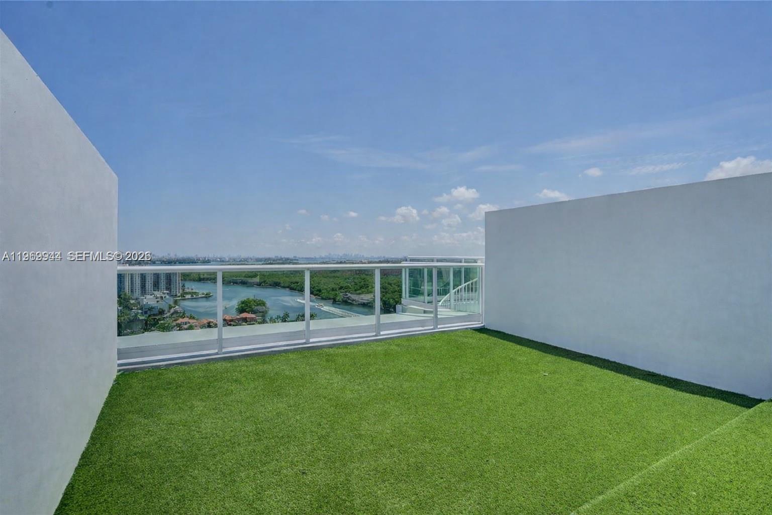 400 Sunny Isles Blvd # 2004