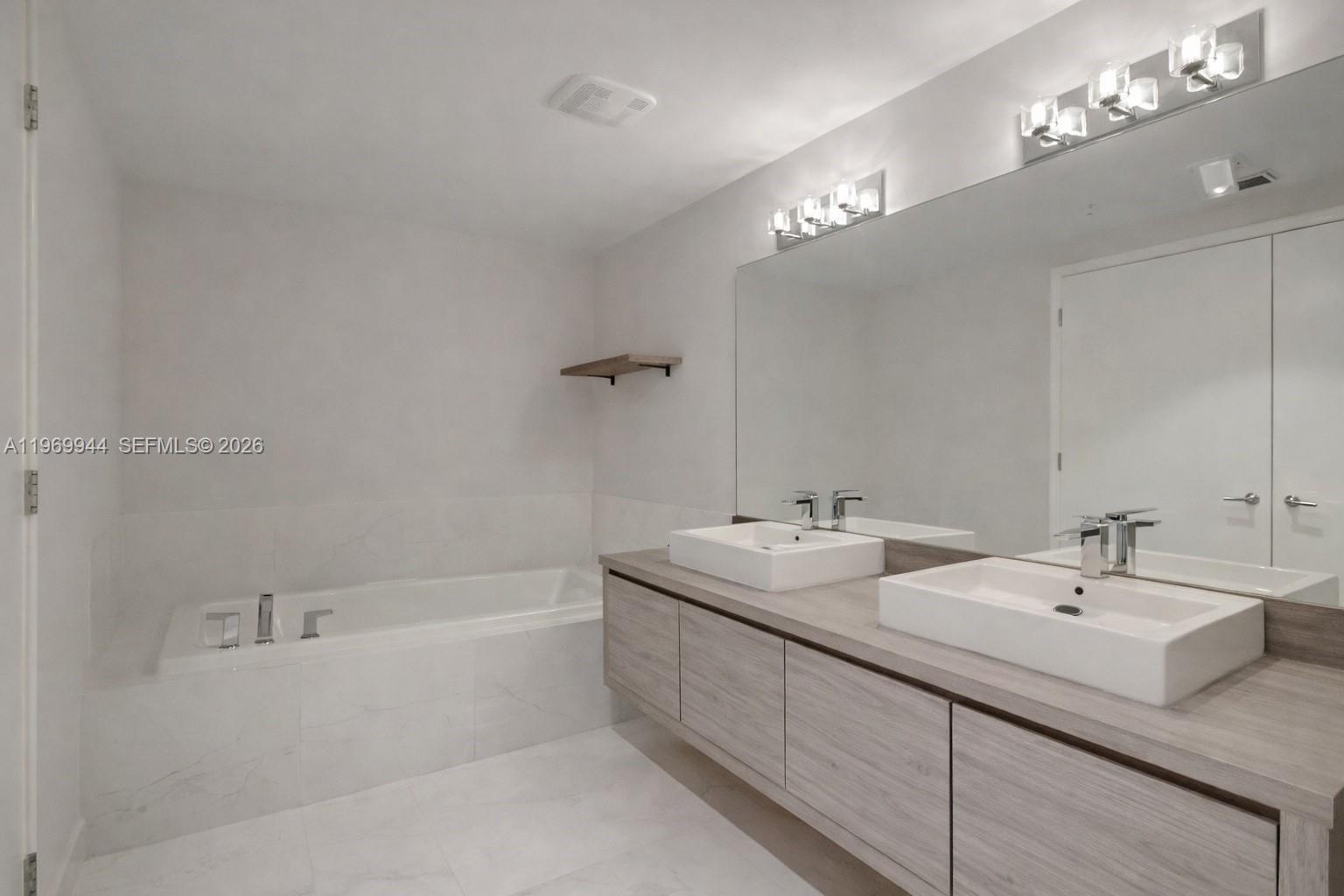 400 Sunny Isles Blvd # 2004