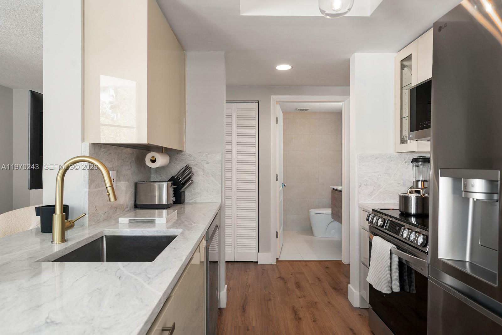 110 Washington Ave # 1316