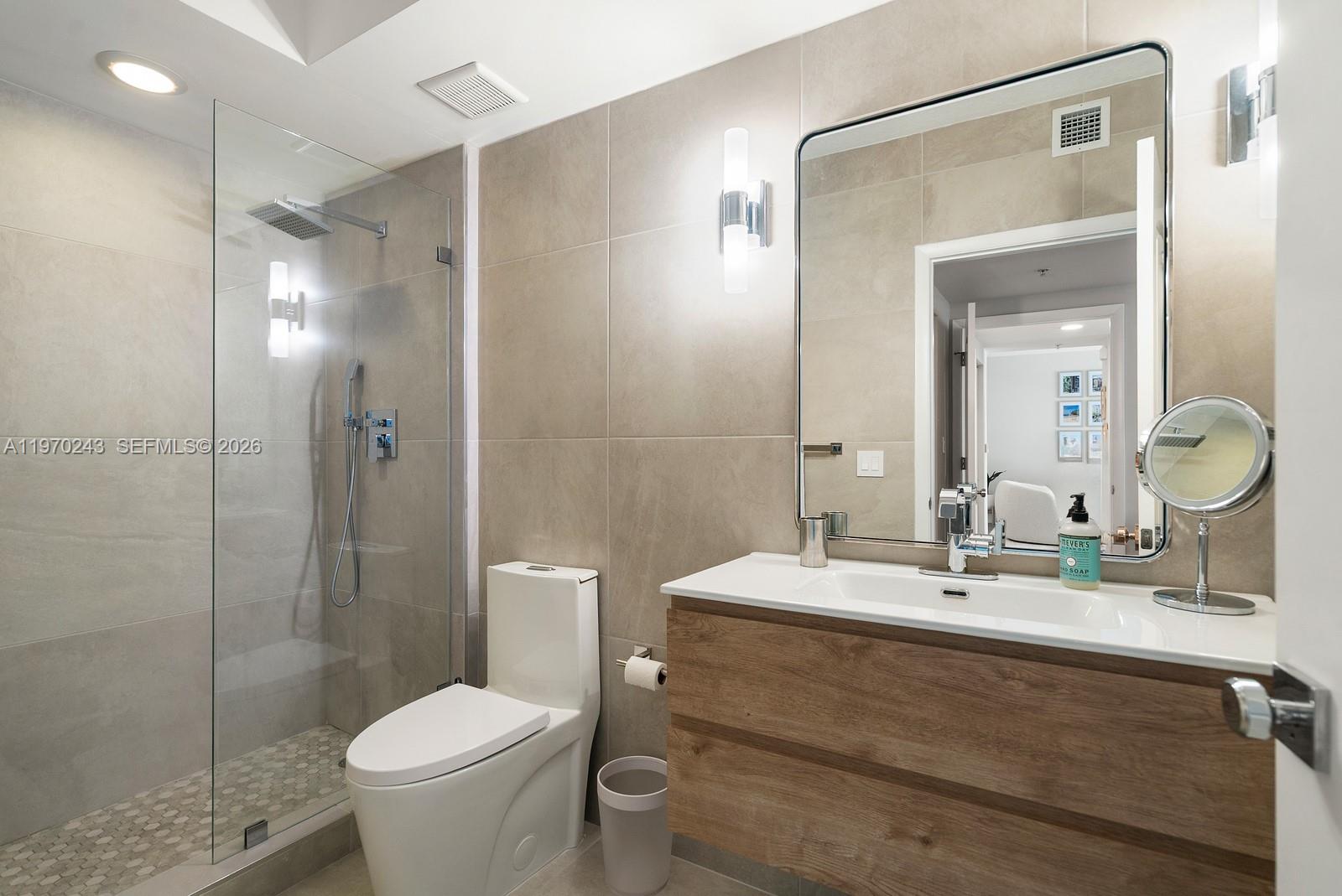 110 Washington Ave # 1316