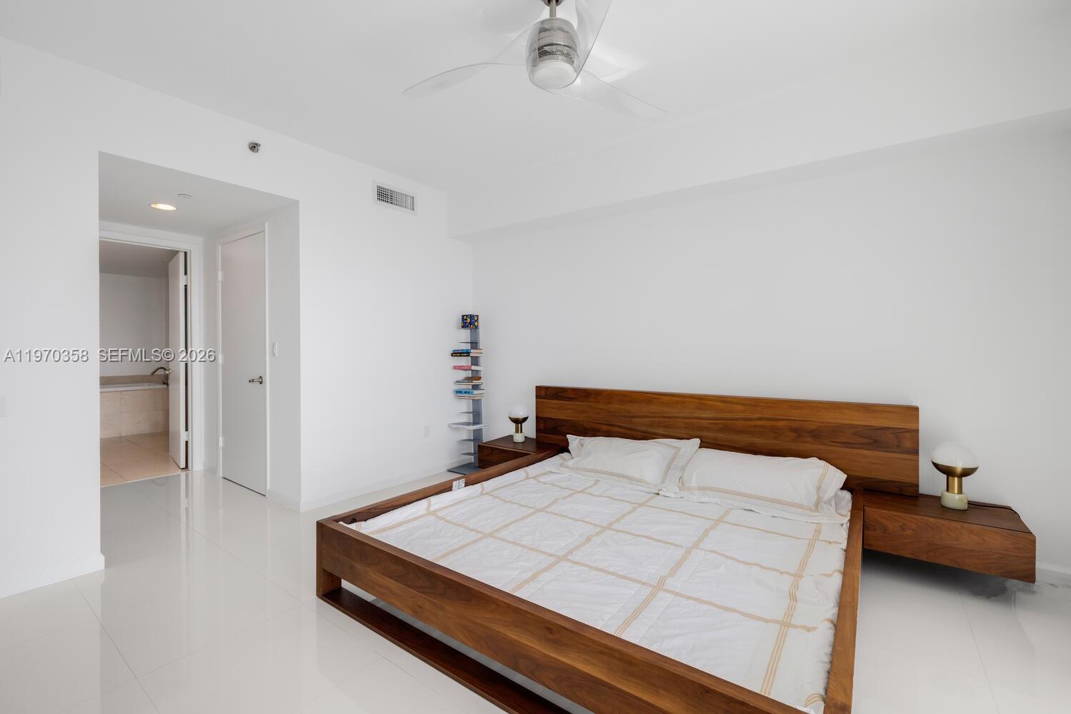 465 Brickell Ave # 2705