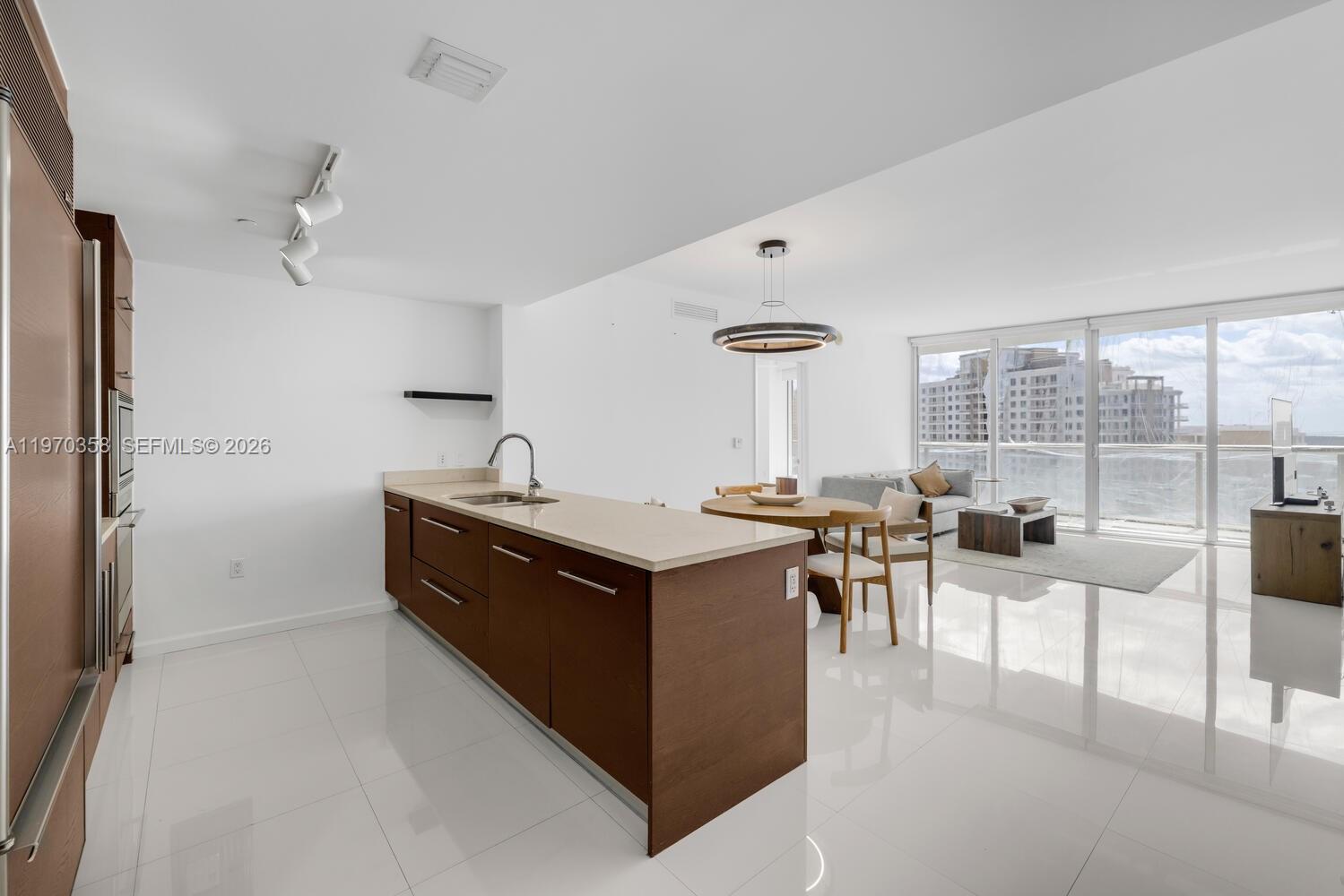 465 Brickell Ave # 2705