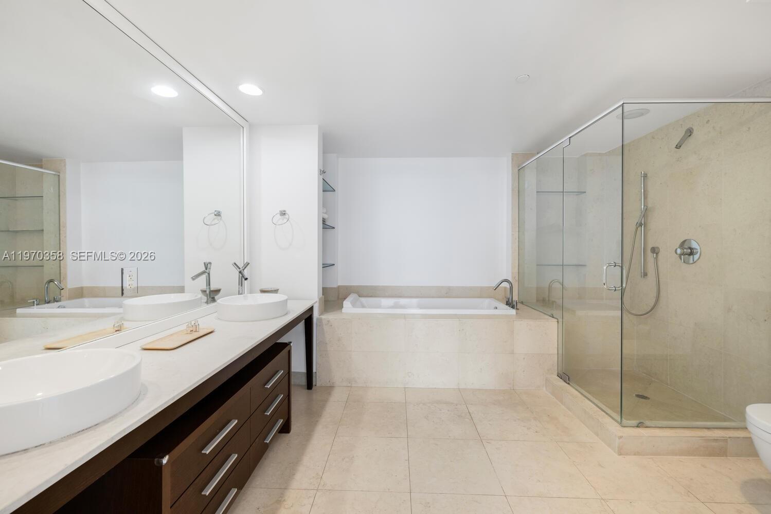 465 Brickell Ave # 2705