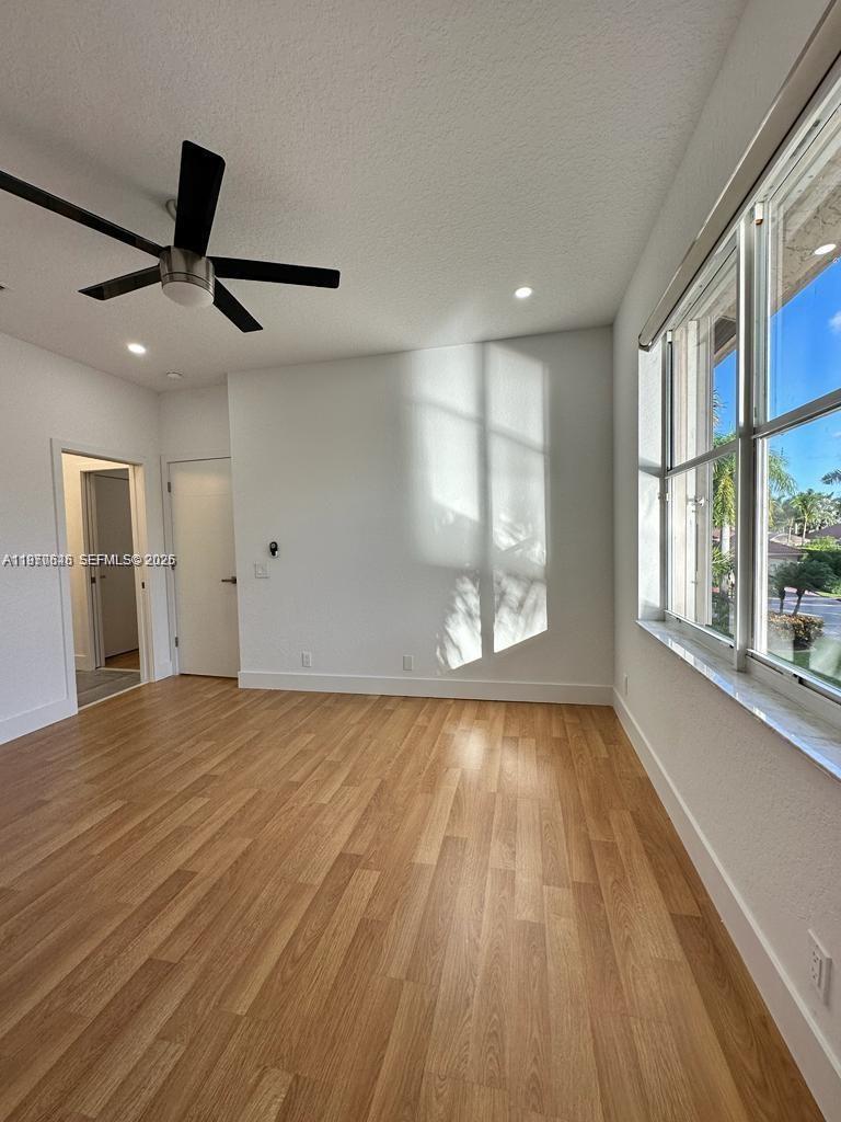 1887 Harbor View Cir