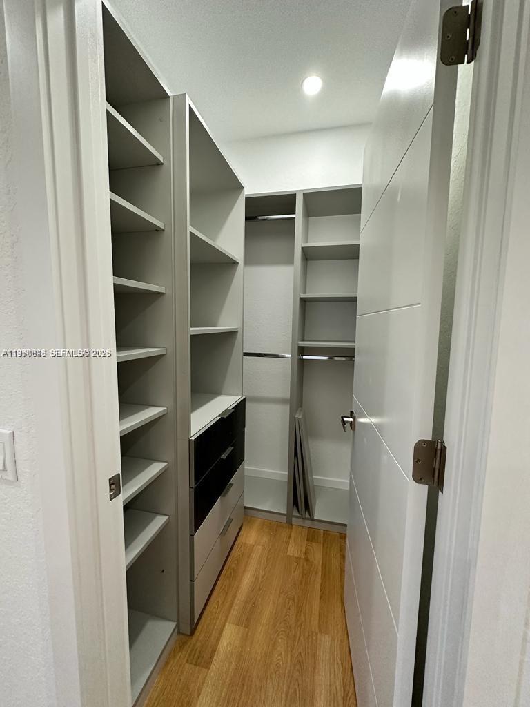 1887 Harbor View Cir