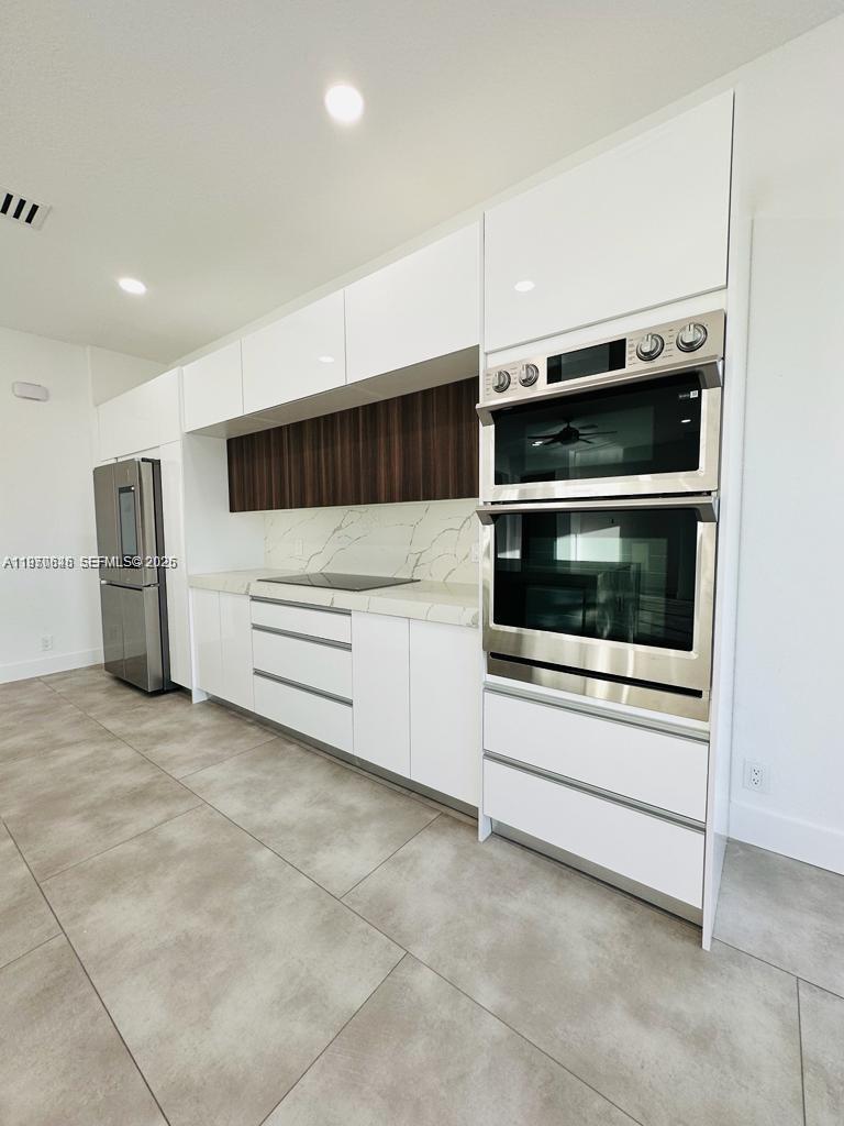 1887 Harbor View Cir