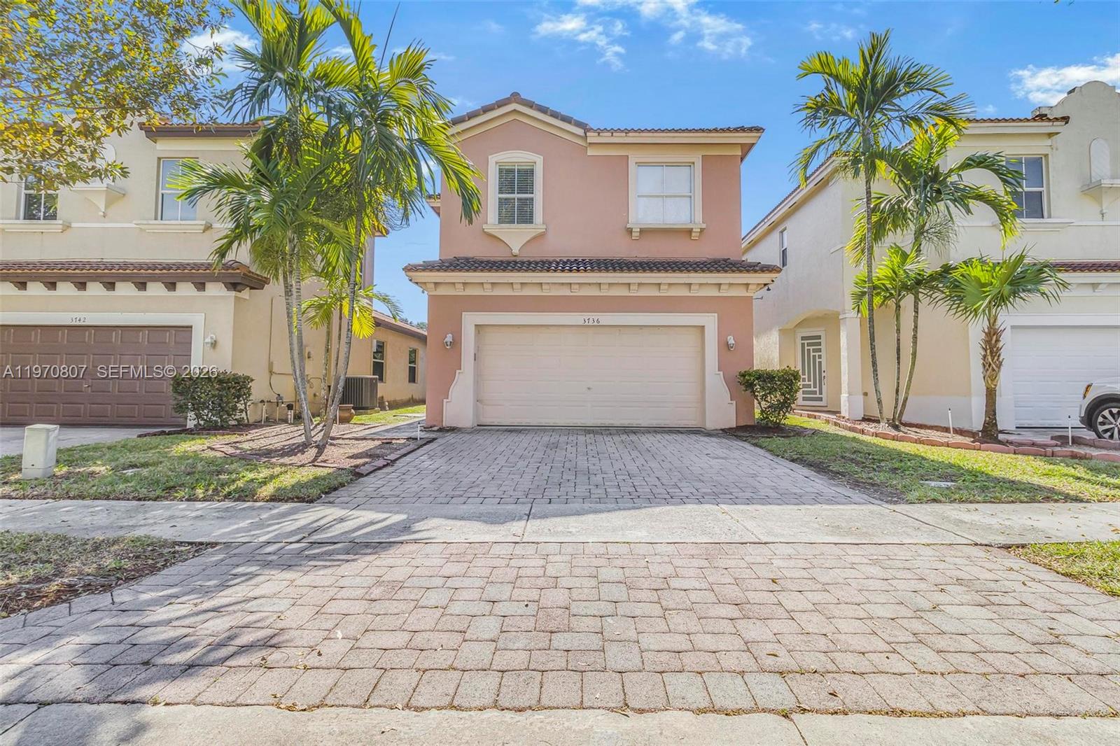 3736 NE 9 CT